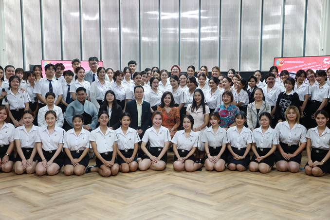 The International Affairs and Customer Relations Division organized a final debriefing activity for students in the Bachelor of Business Administration Program, Major in International Business, Chinese-ASEAN Business, Class of 2020.