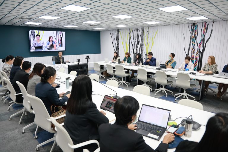 Suan Dusit University Holds SDU SMART#2 Working Group Meeting