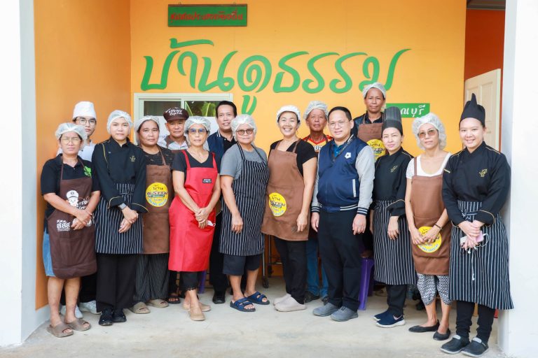 Suan Dusit University Transfers “Threadfin Fish Skewering Production Process (Don Kamyan)” Technology to a Community Enterprise in Suphan Buri Province