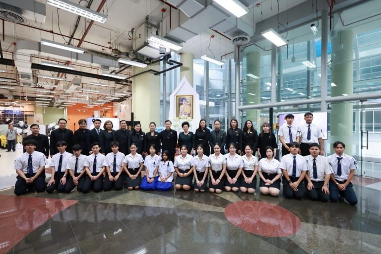 Suan Dusit University Holds Ceremony to Pay Tribute to Her Majesty Queen Sirikit, the Queen Mother