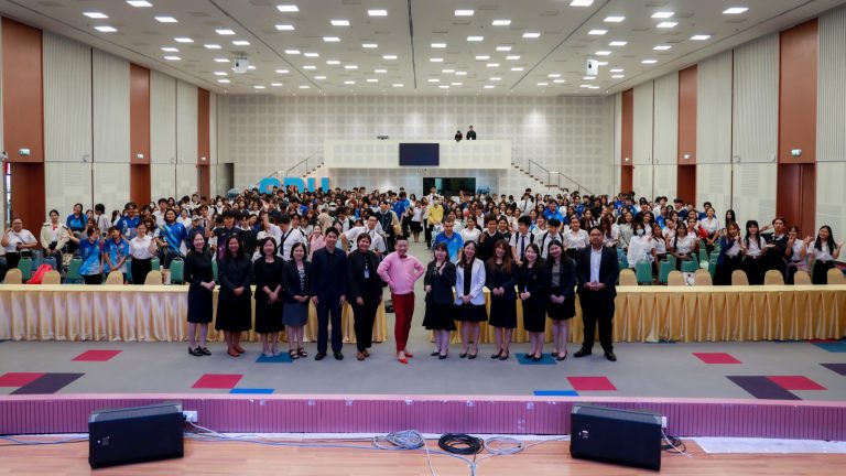The Institute of Language, Arts, and Culture, Suan Dusit University, Hosts the English Boost with Kru Dew Activity for Students and Staff