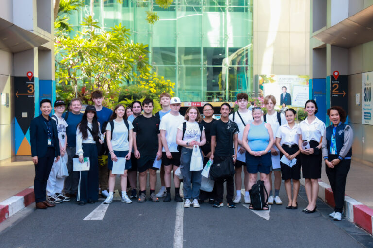 Suan Dusit University Hosts the “SDU Smart Tour” to Welcome Students from World City Links