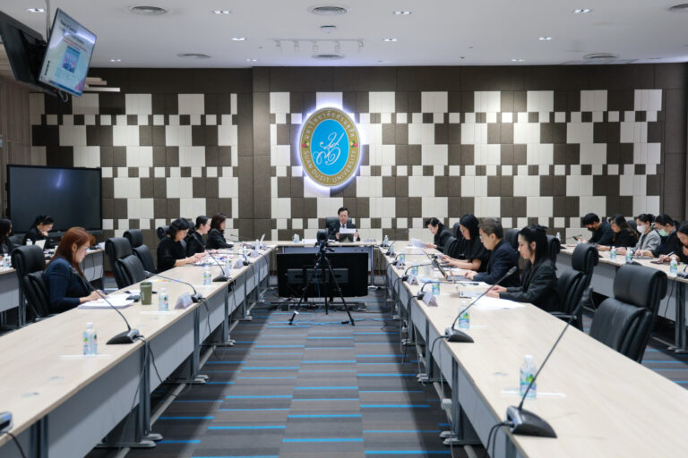 Suan Dusit University convenes a strategic meeting to translate operational outcomes into action