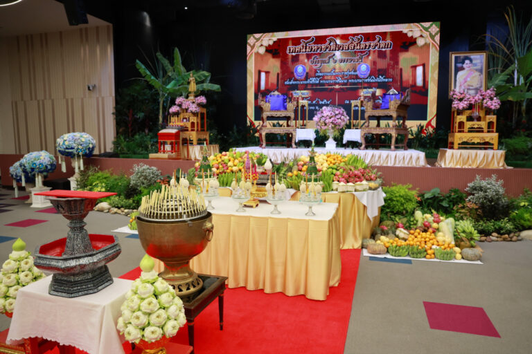 Suan Dusit University Organizes the “Maha Chat Vessantara Jataka Sermon” Ceremony in Dedication to Her Majesty Queen Sirikit