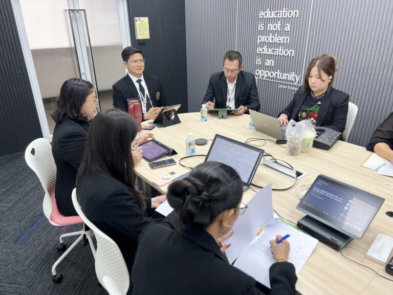 The Office of Special Affairs, in collaboration with the External Music Program of Suan Dusit University, held a preparatory meeting for the SDU Smart Innovators Camp.
