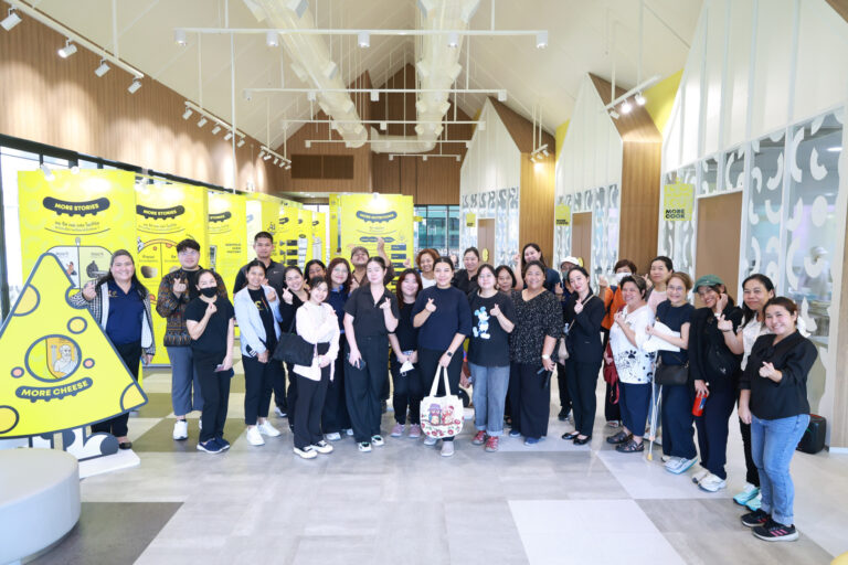 The School of Culinary Arts, Suan Dusit University, organized the “New Breed Graduates Project” (Non-Degree Program) titled “Food Design for Children, Batch 2” (Day 15), featuring a study visit on food service management for children at La-or Uthit Demonstration School, Suphanburi Campus.