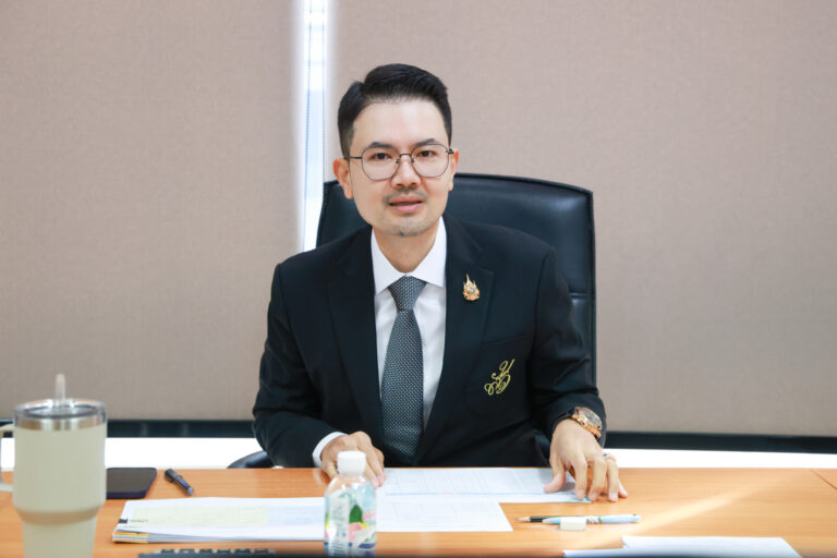 Human Resource Management Division Holds Interviews for University Employee Recruitment