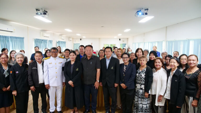 Trang Education Center Holds Workshop on Commercial Seasoned Squid Ink Sauce Development