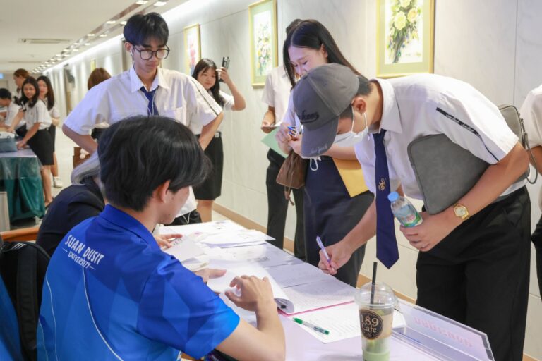 Language and Communication Program Holds LLC Orientation for Professional Internship Preparation