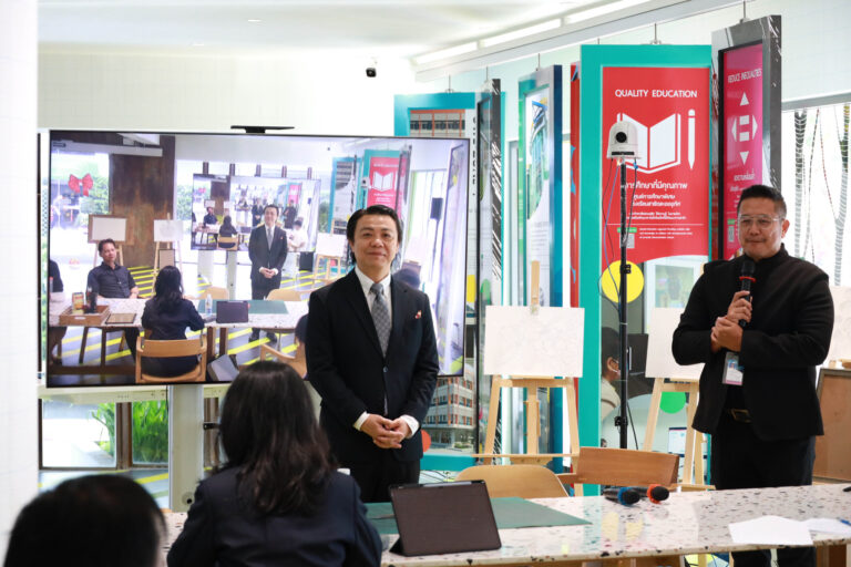 Faculty of Humanities and Social Sciences Holds HUSO Talk Series
