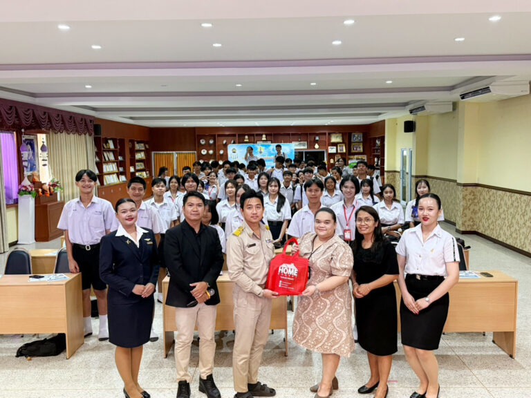 SDU Suphan Buri Talks Careers at Local School