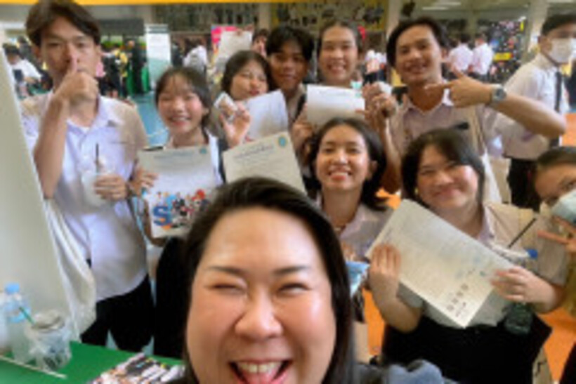 LINE_ALBUM_แนะแนวการศึกษา-โรงเรียนมัธยมวัดธาตุท_๒๔๐๒๐๓_14