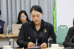 LINE_ALBUM_ประชุมศูนย์การศึกษา-030869_260803_36