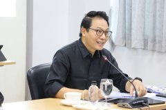 LINE_ALBUM_ประชุมศูนย์การศึกษา-030869_260803_50