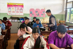 LINE_ALBUM_แนะแนวโรงเรียนตรอนตรีสินธุ์_251201_37