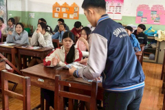 LINE_ALBUM_แนะแนวโรงเรียนตรอนตรีสินธุ์_251201_38