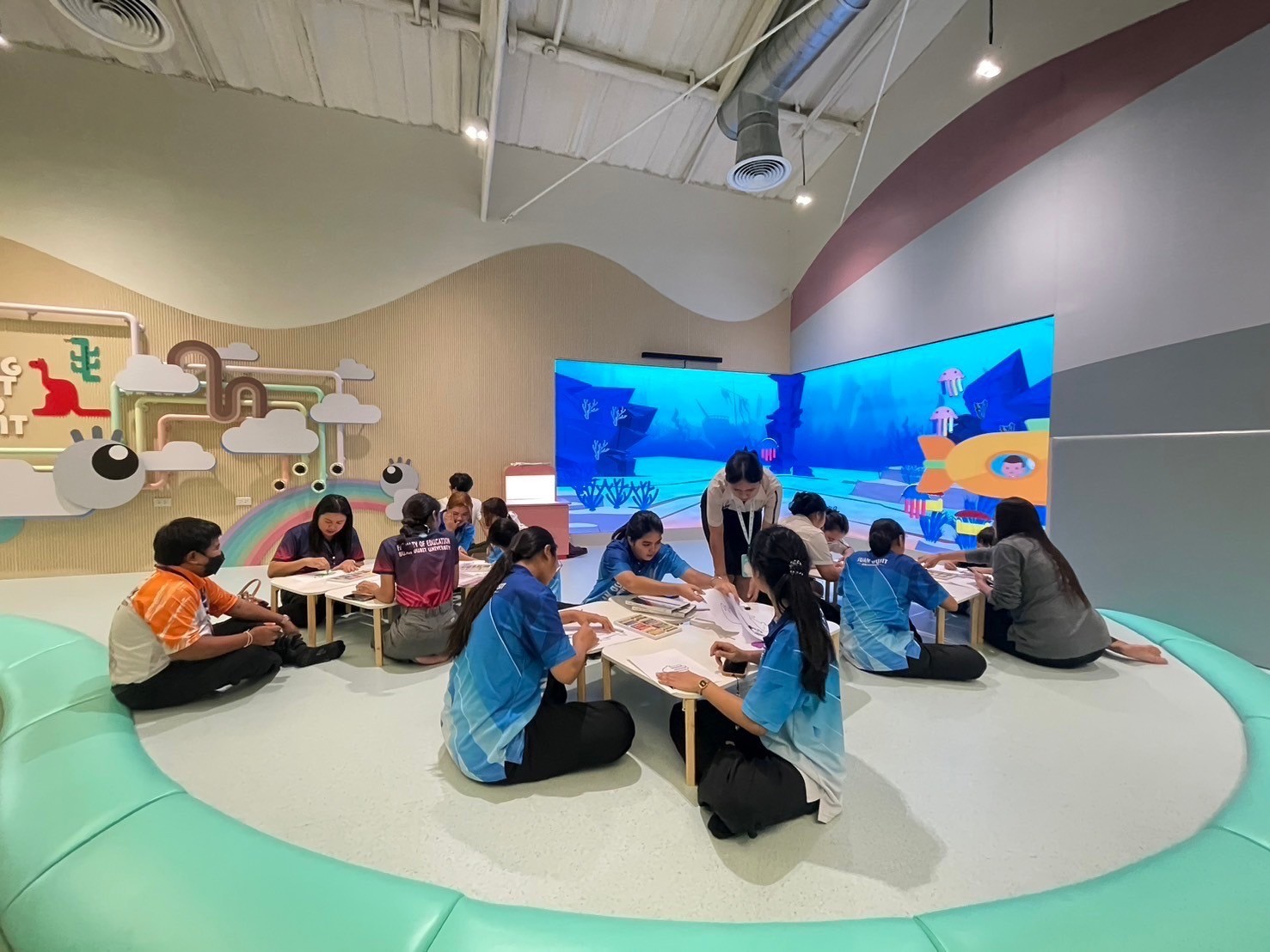 LINE_ALBUM_Open-House-_Portfolio-Showcase_241001_135