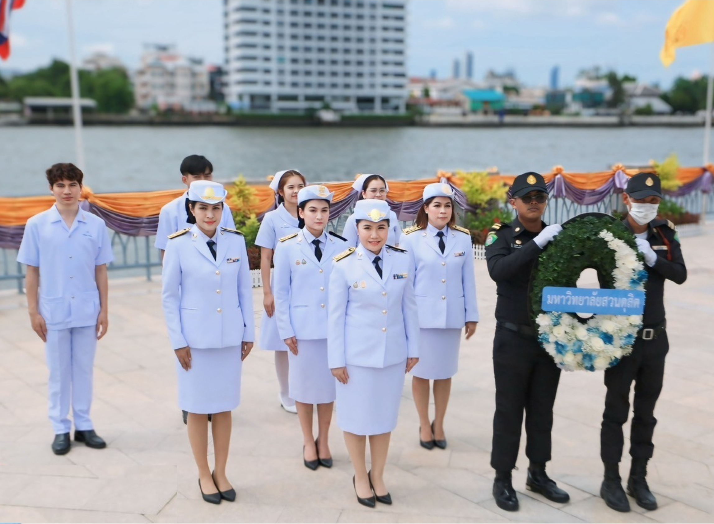 สีแดง สีขาว เป็นทางการ ประชาสัมพันธ์ ข่าวสาร โรงเรียน จดหมายข่าว - 2