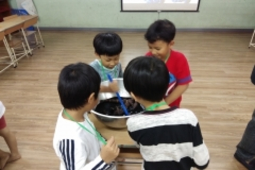 มัดย้อม ป.1_๑๘๐๕๓๑_0027