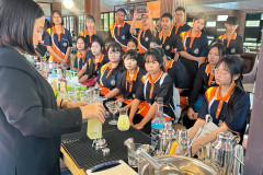 LINE_ALBUM_Workshop-ingredients-ร.ร.-จอมทอง_260912_10