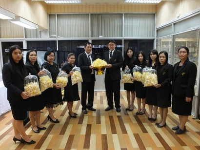 มอบดอกไม้จันทร์10ตค._171011_0003