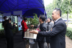 LINE_ALBUM_มหกรรมการศึกษาอำเภอแม่เมาะ_251212_68