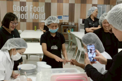 LINE_ALBUM_ตรวจสอบสุขาภิบาลอาหาร-121168_251112_33