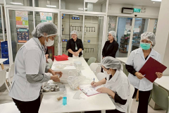 LINE_ALBUM_ตรวจสอบสุขาภิบาลอาหาร-121168_251112_56