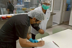 LINE_ALBUM_ตรวจสอบสุขาภิบาลอาหาร-121168_251112_57