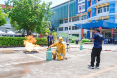 P1357068
