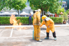 P1357090