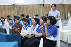 LINE_ALBUM_19869_260819_11