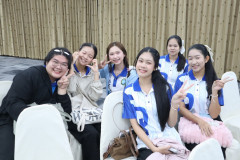 LINE_ALBUM_19869_260819_36