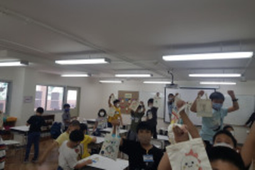 LINE_ALBUM_Room-Moon_๒๒๐๕๒๔_20