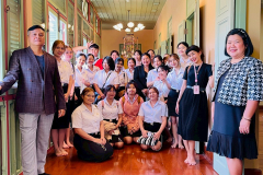 LINE_ALBUM_91268_251212_132