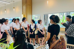 LINE_ALBUM_91268_251212_168