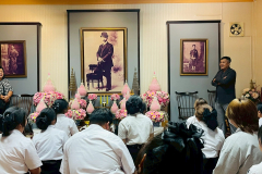 LINE_ALBUM_91268_251212_18