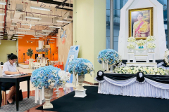 LINE_ALBUM_91268_251212_195