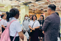 LINE_ALBUM_91268_251212_210