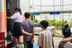 LINE_ALBUM_1462025_250616_32