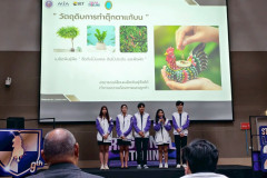 LINE_ALBUM_1462025_250616_52