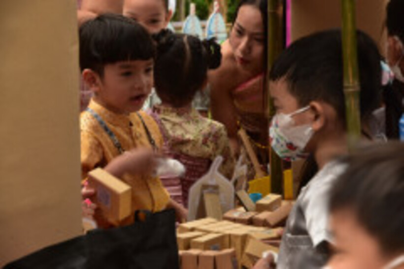 LINE_ALBUM_La-or-market_230316_141
