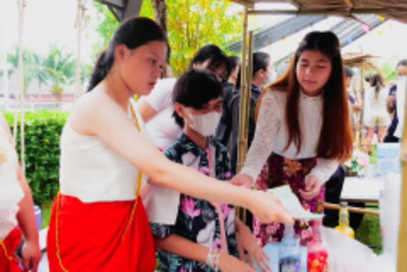 LINE_ALBUM_La-or-market_230316_219