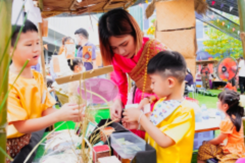 LINE_ALBUM_La-or-market_230316_300