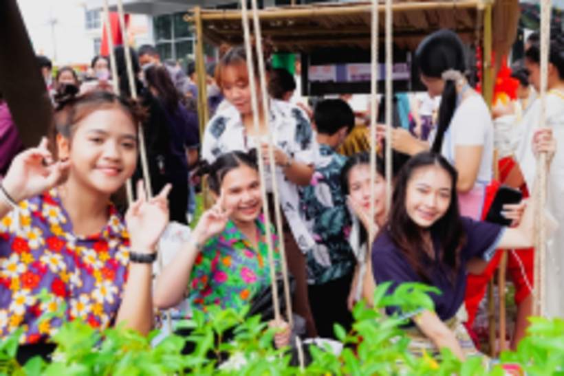 LINE_ALBUM_La-or-market_230316_313