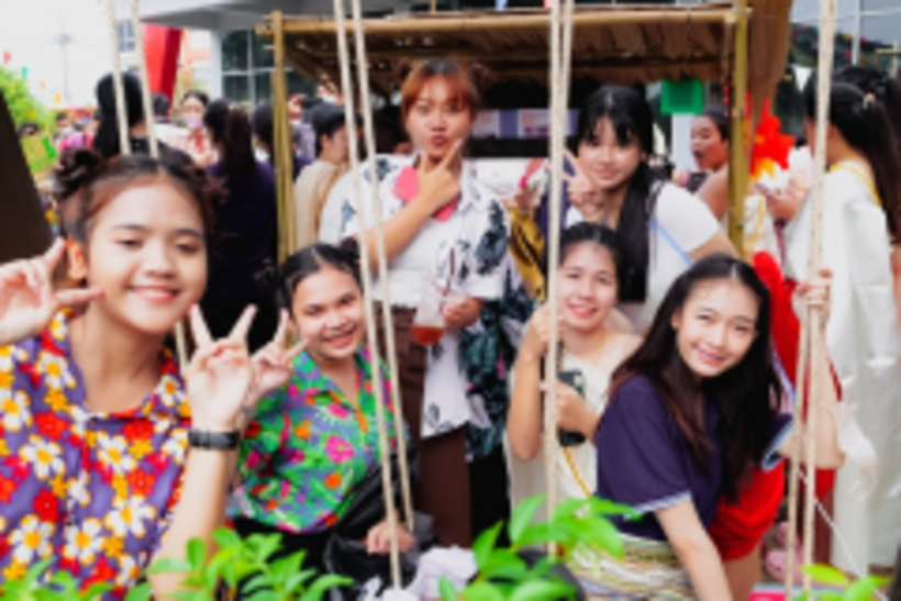 LINE_ALBUM_La-or-market_230316_314