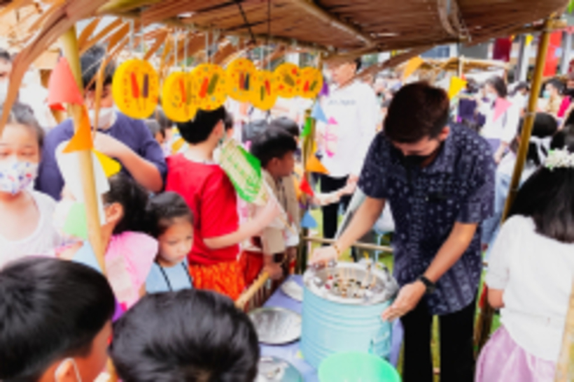 LINE_ALBUM_La-or-market_230316_395