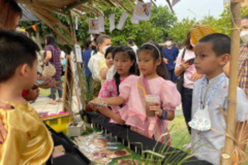 LINE_ALBUM_La-or-market_230316_40