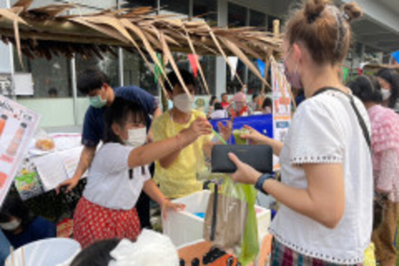 LINE_ALBUM_La-or-market_230316_66