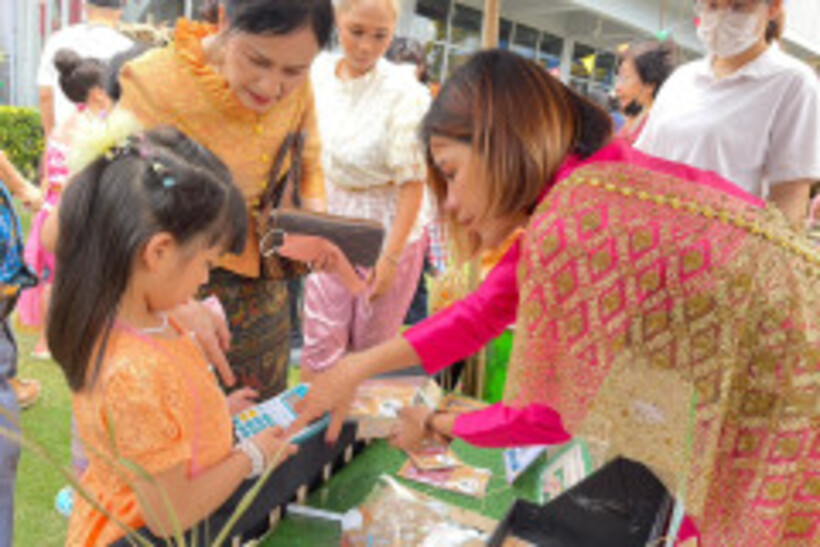 LINE_ALBUM_La-or-market_230316_82
